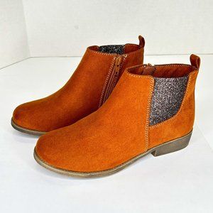 Girl's Dynasty Classics Brown Faux Suede Boots Size: 4, Like New, Worn Once.